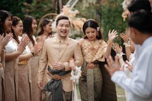 ชุดไทยเจ้าสาว ชุดไทยจักรพรรดิ์ เช่าที่แบมบี้ เวดดิ้ง ห้วยขวาง